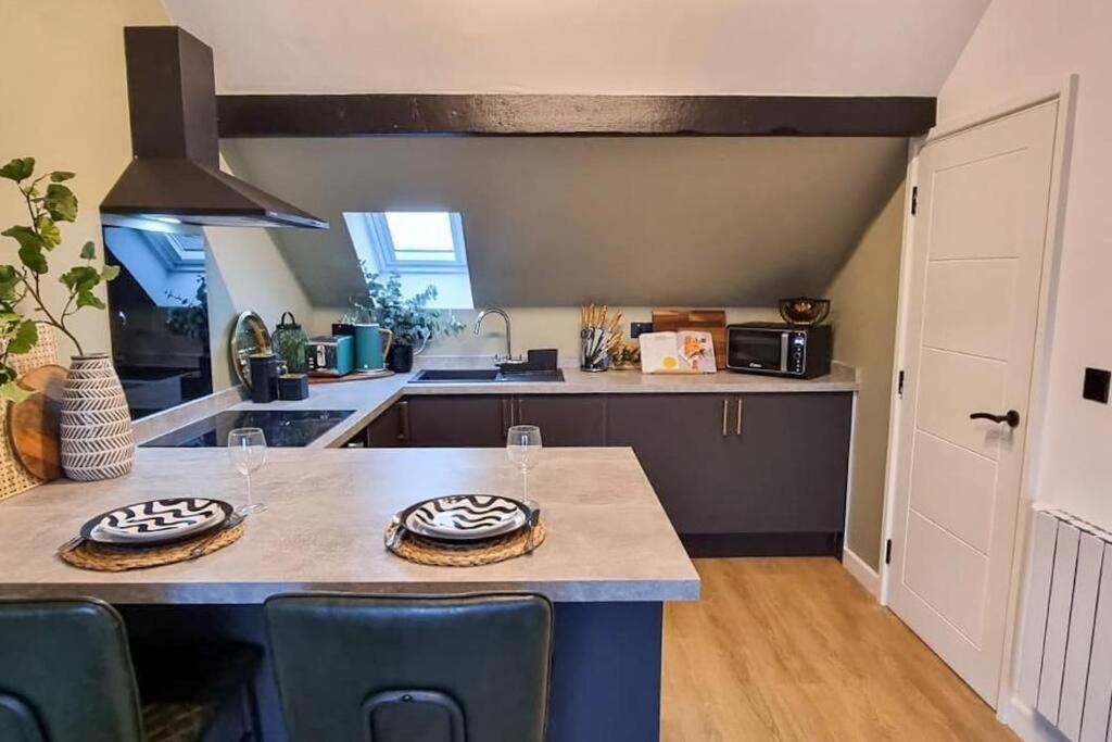 Super Stylish Apartment In Urmston Flat 3 Esterno foto