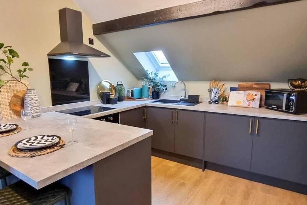 Super Stylish Apartment In Urmston Flat 3 Esterno foto